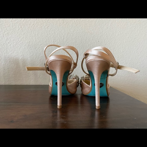 NWOT Betsey Johnson bow heels - Picture 3 of 8